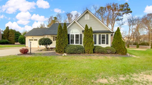 Photo 1 of 18 - 1729 Quail Grove St, Willow Spring, NC 27592